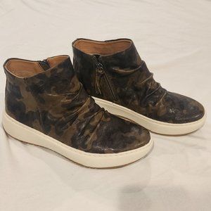 Sofft Side-Zip Leather Pull-On Sneakers - Waydell